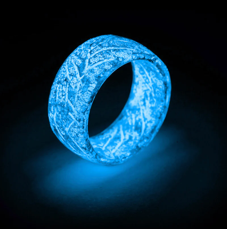 Lava Ring⢠- vangt uv-licht op en laat jou shinen