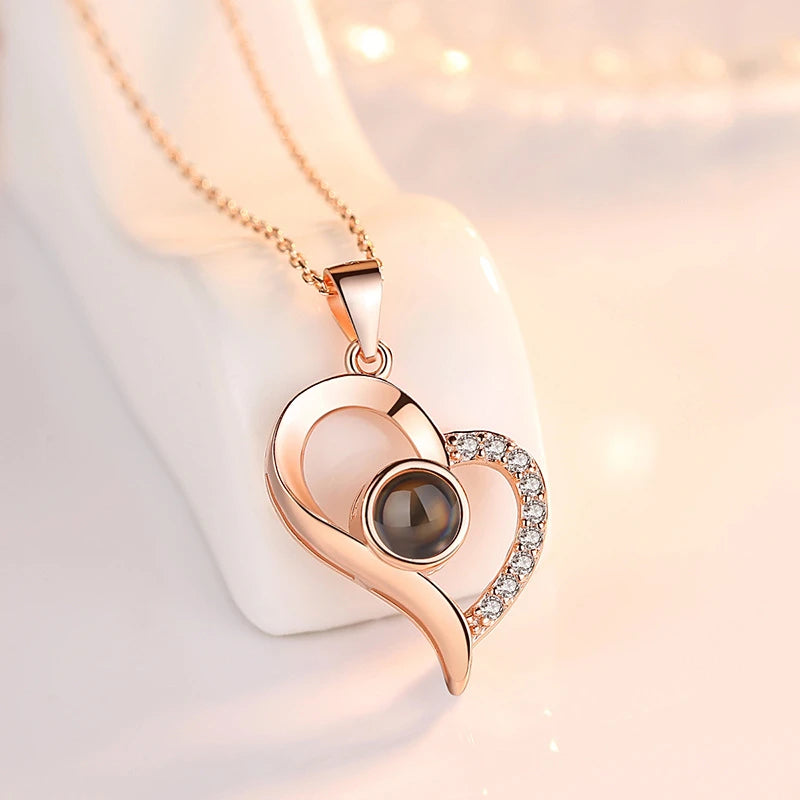 100 TALEN IK HOU VAN JOU IN HARTVORM KETTING™ - de mooiste liefdes ketting