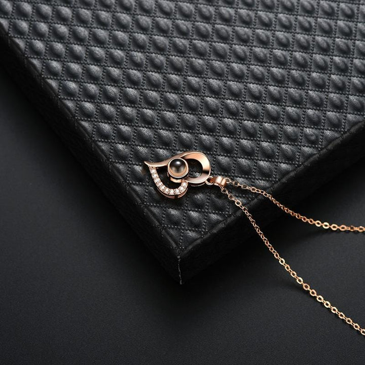 100 TALEN IK HOU VAN JOU IN HARTVORM KETTING™ - de mooiste liefdes ketting